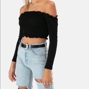 Adika Off Shoulders Fitted Crop Top